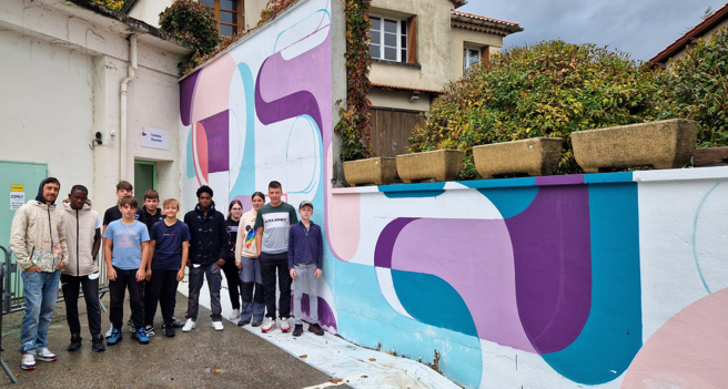 Les jeunes du Sacré Coeur réalisent une Fresque au pôle social de Digne les Bains !