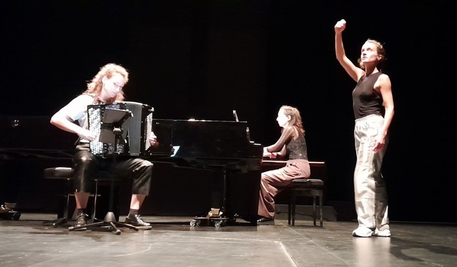  Restitution des ateliers de danse  avec les enfants du Centre de l'Enfance et du Centre Social de Manosque & Le Sacre du Printemps de Stravinsky  au théatre Jean Le Bleu de Manosque