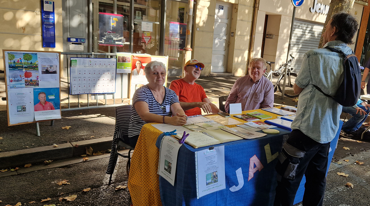 Jalmalv au Forum des Associations à Digne les bains.