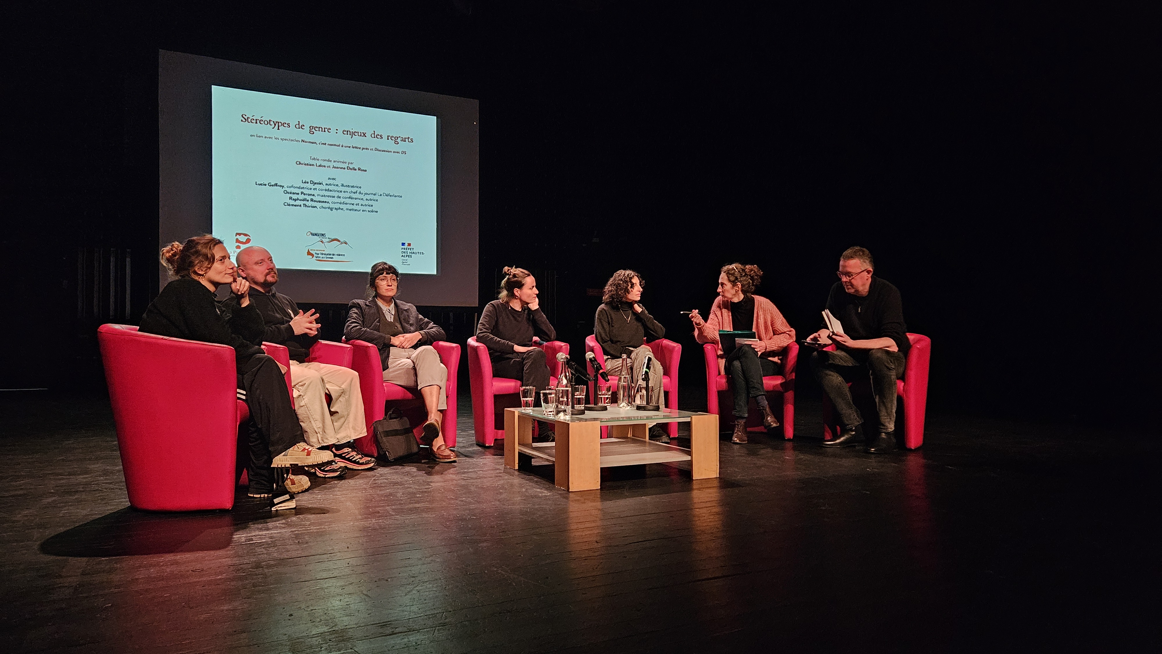 Table ronde sur les stéréotypes de genre au théâtre La Passerelle, à Gap